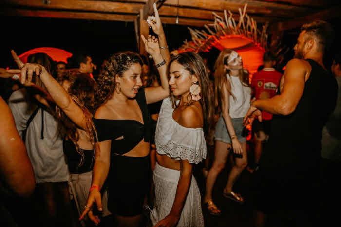 Party im Surfcamp Panama am Wochenende