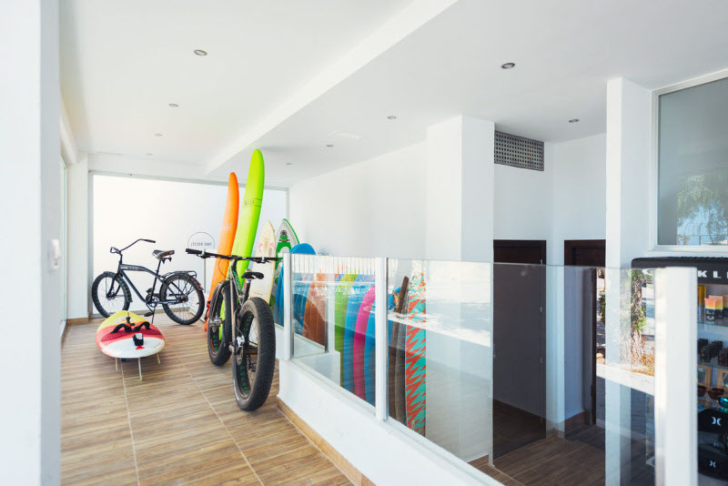 Surfmaterial und Bikes