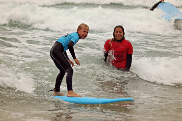 Surfen mit der Familie Algarve