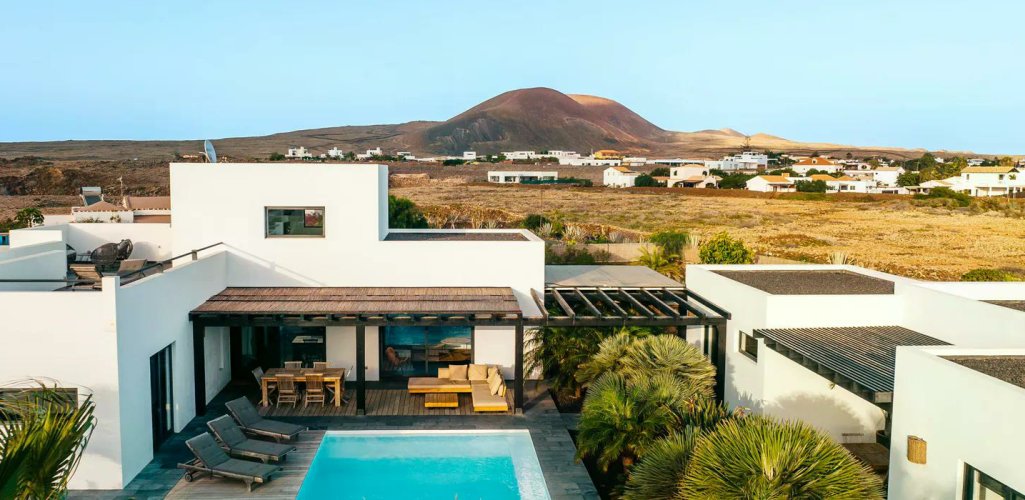 Lajares surfcamp fuerteventura