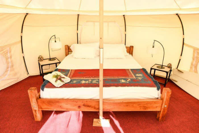 Doppelbett im Luxus Zelt